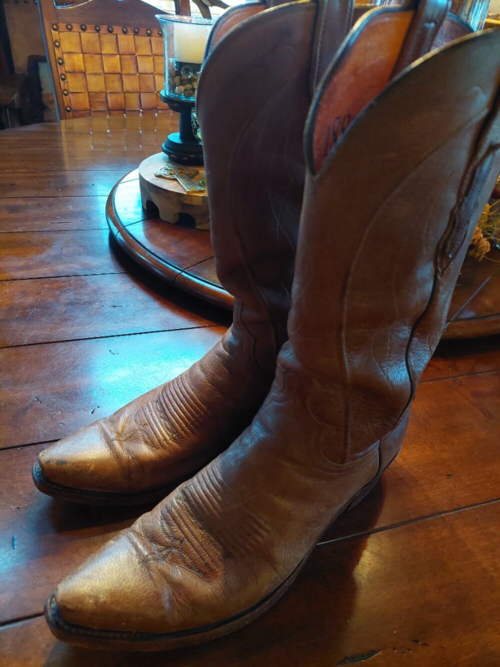Luccese 1883 snip toe, cowboy heel light brown cowboy western boots size 8.5D